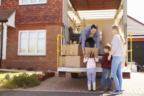 Furniture and specialty item packing by experts in Thehyde