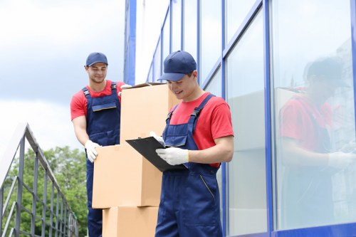 Short-term storage units in Thehyde for flexible temporary space